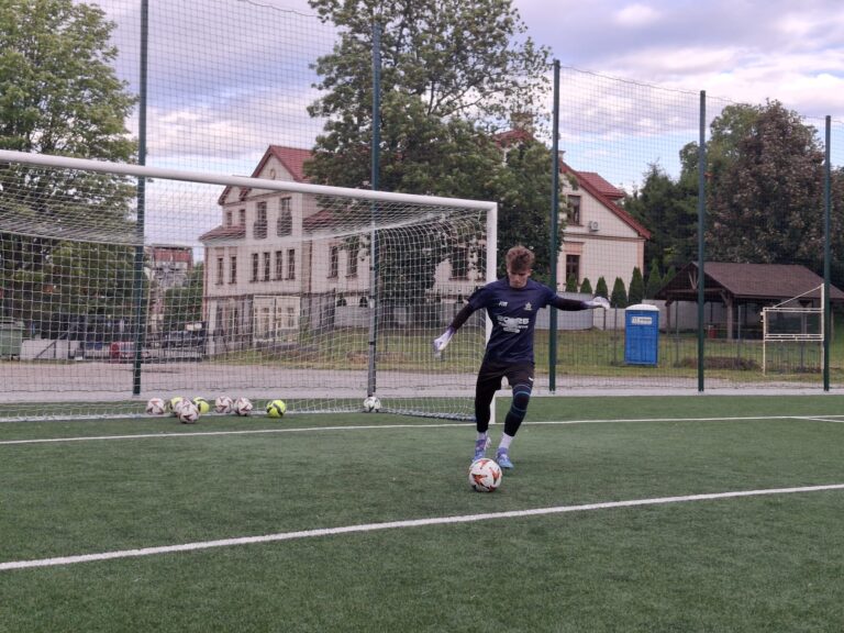 02010b3e-d3b2-4225-8b83-24a9a00363bf