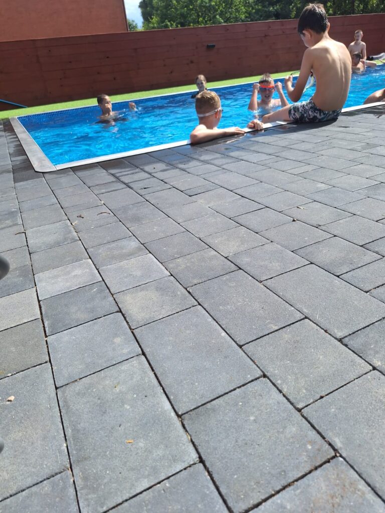 07c61a00-0a38-4930-8613-898c3d6762d7