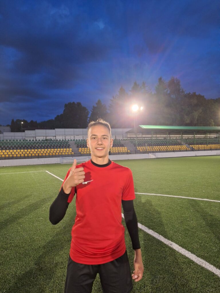 8dad9131-8a90-479a-9591-d89da448182b