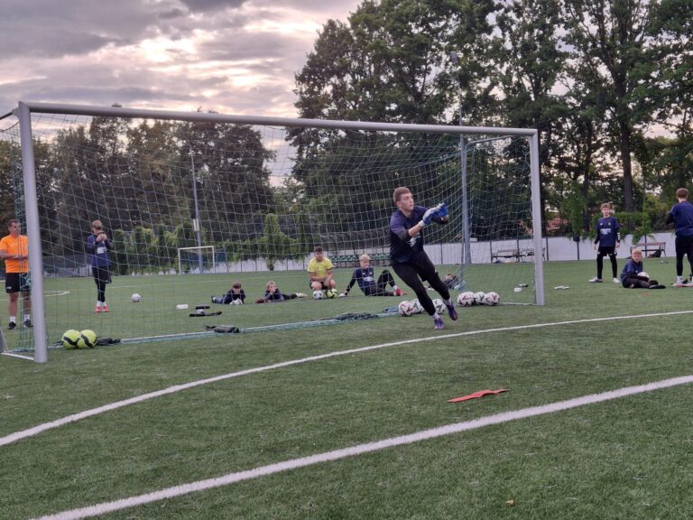 8dde2f33-5e4f-4bac-ae35-f91f60390900