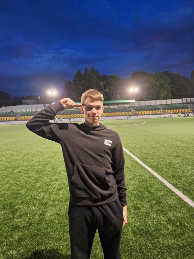 c9de6bd7-40d7-415b-b777-bd23aa022bfb